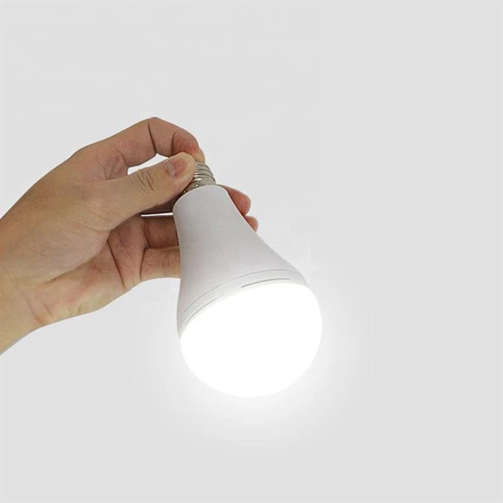 Bwlb LED Argyfwng A60 y gellir ei Ailwefru Gyda Batri Adeiledig