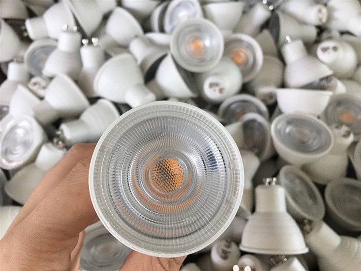 Bwlb Lamp dan arweiniad 6W GU10 COB